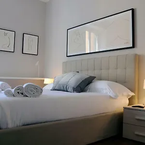 Apartment Nomentana House, Rome